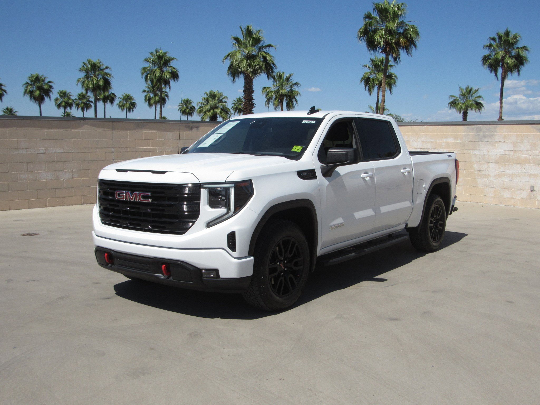 Used 2025 GMC Sierra 1500 Elevation AWD/4WD image 1