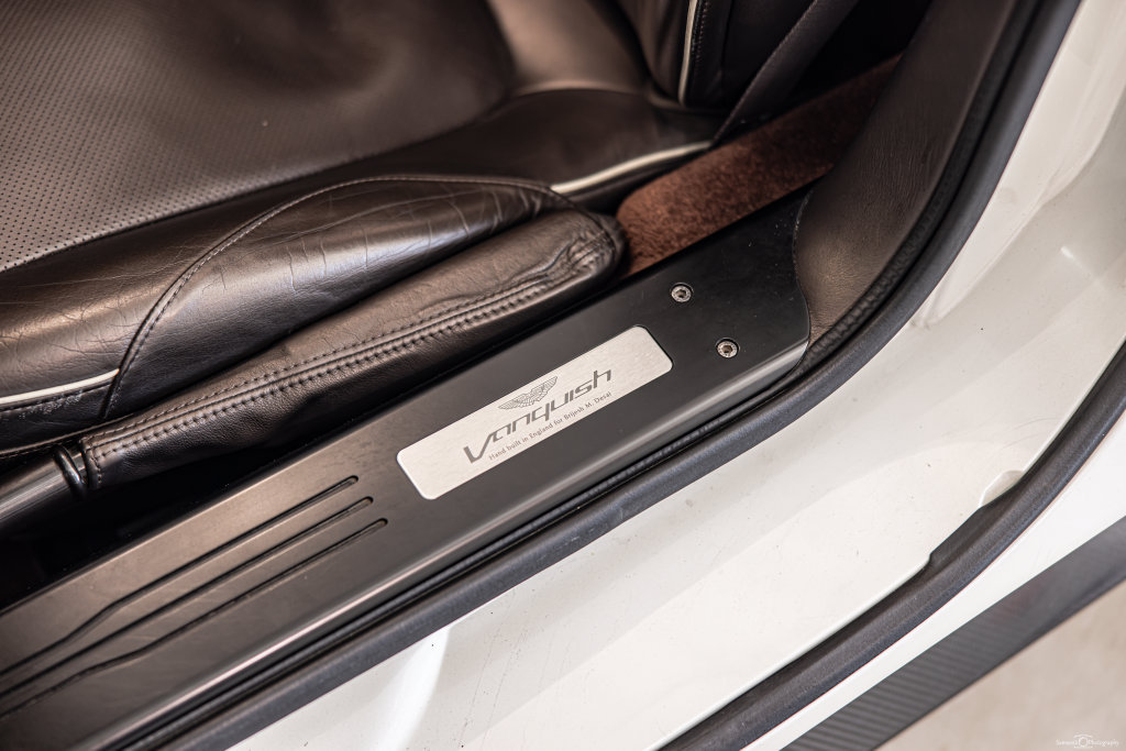 Used 2016 Aston Martin Vanquish Volante RWD image 19