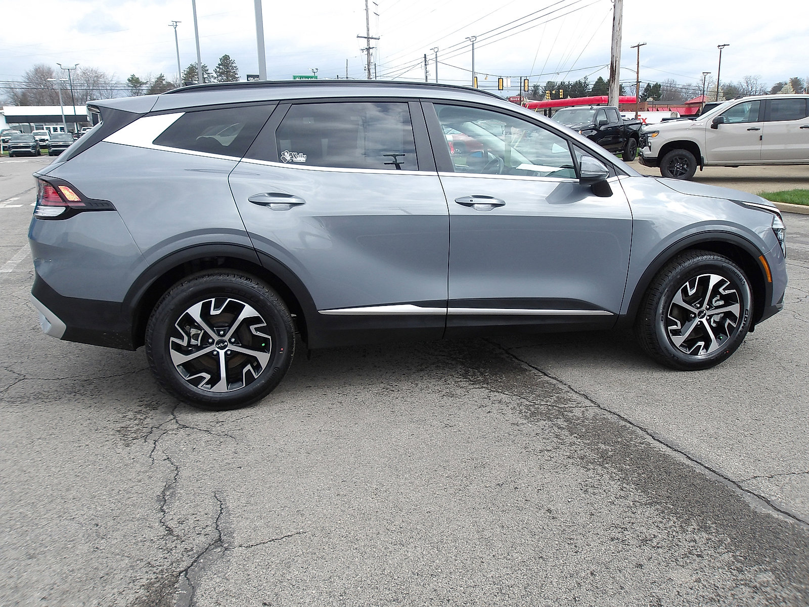 Used 2025 Kia Sportage EX w/ Premium Package image 8