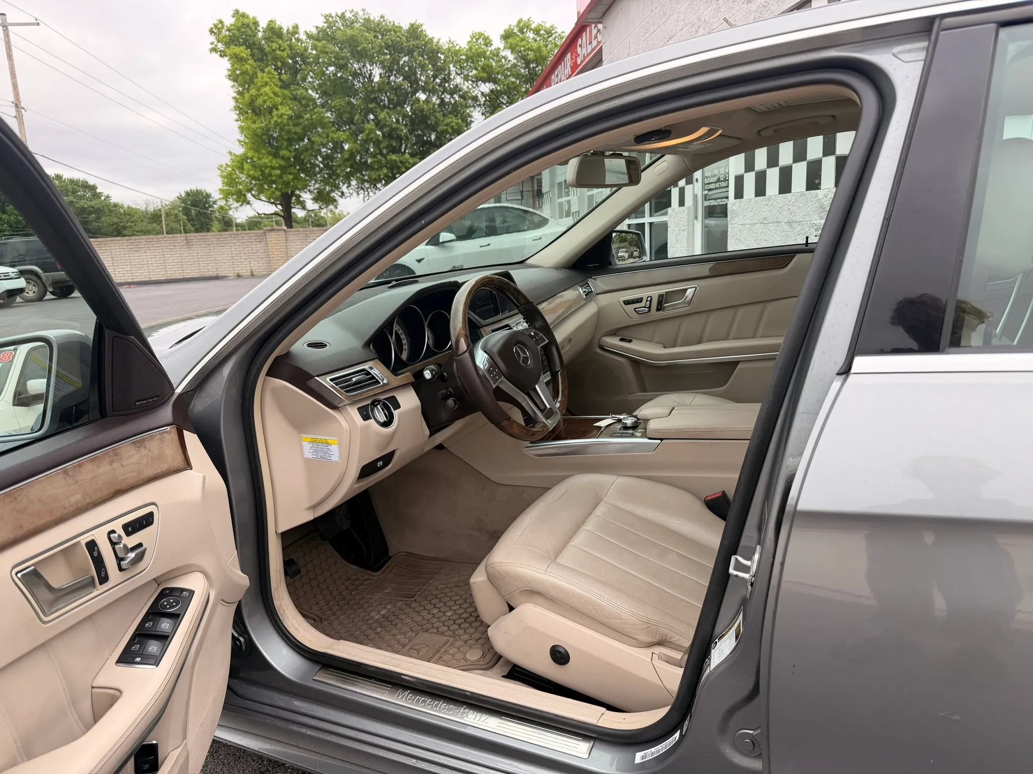 Used 2014 Mercedes-Benz E 350 Sedan image 9