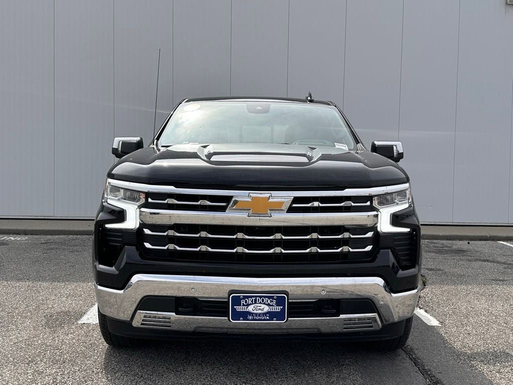 Used 2023 Chevrolet Silverado 1500 LTZ w/ Technology Package AWD/4WD image 10