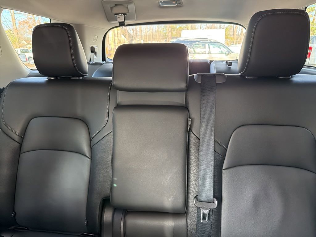 Used 2025 Nissan Pathfinder SL image 13