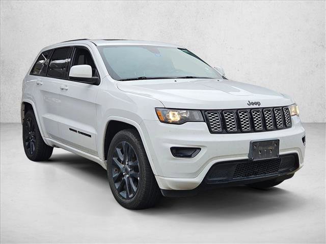 Used 2019 Jeep Grand Cherokee Altitude image 3