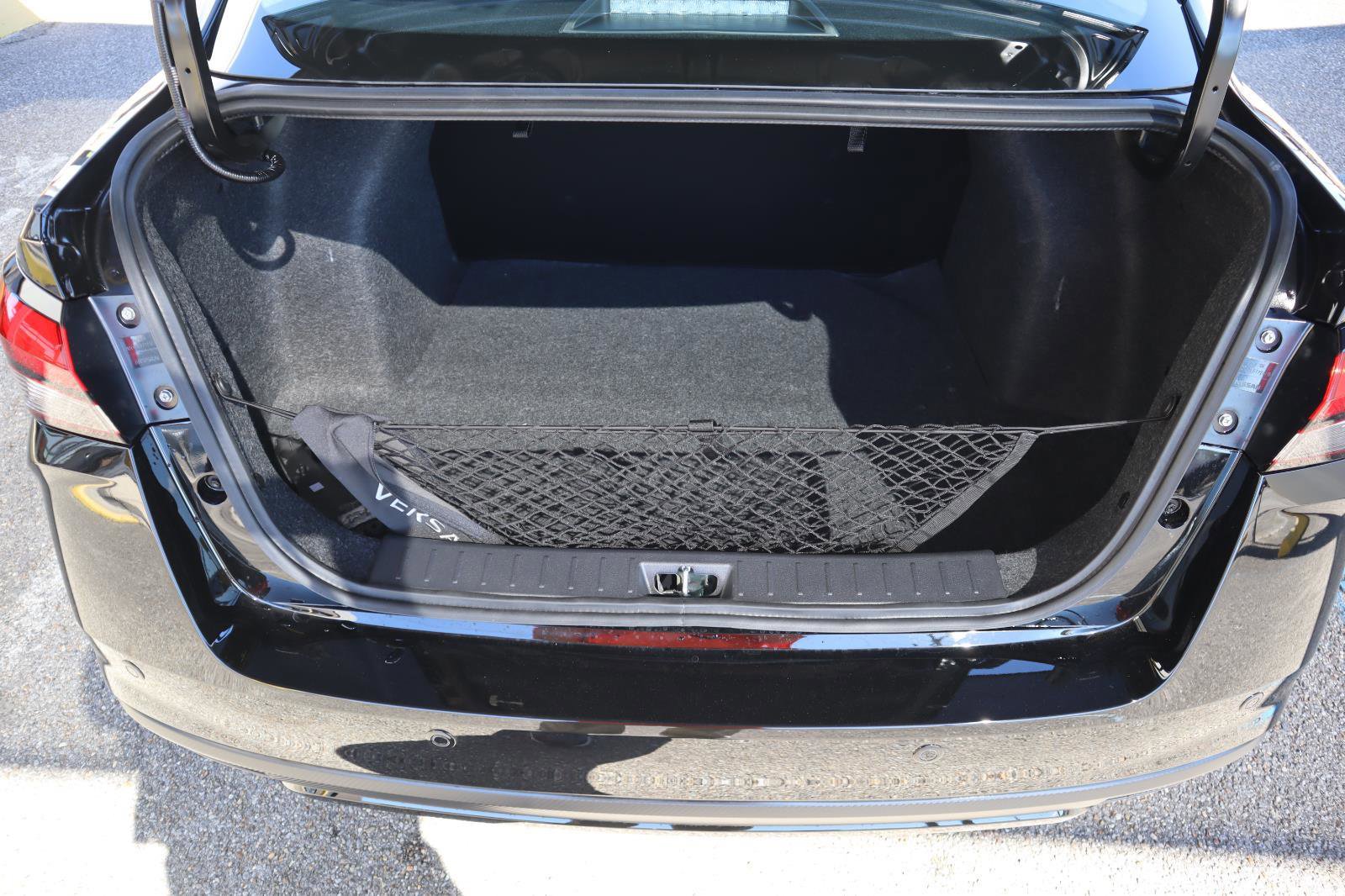 Used 2025 Nissan Versa S w/ Trunk Package image 26