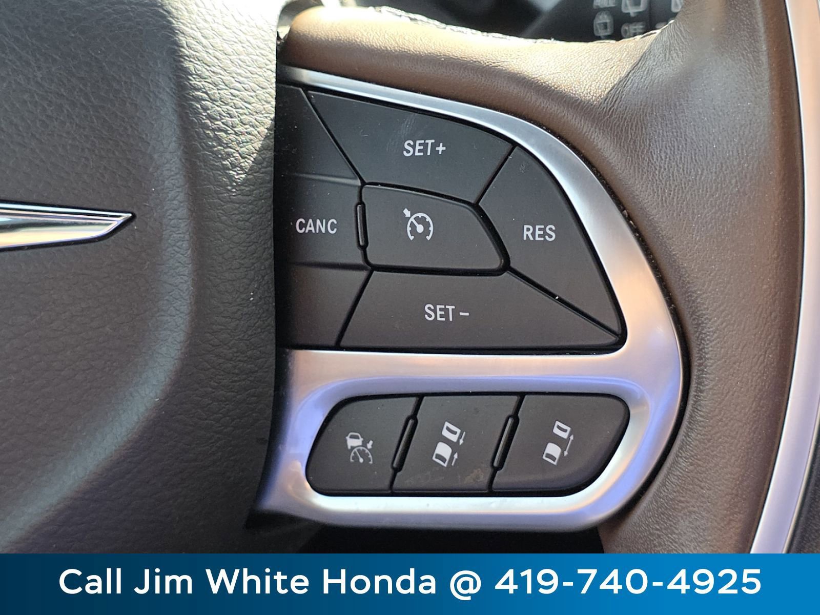 Used 2021 Chrysler Pacifica Limited w/ Uconnect Theater Family Group AWD/4WD image 30