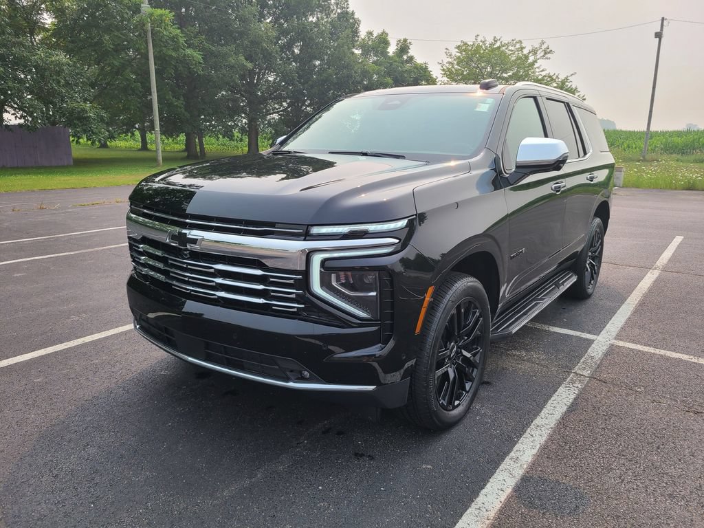 Used 2025 Chevrolet Tahoe Premier AWD/4WD image 3