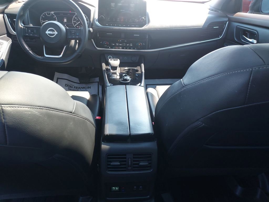 Used 2023 Nissan Rogue SL w/ SL Premium Package image 10