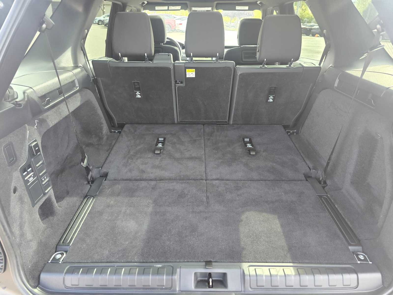 Used 2023 Land Rover Discovery S R-Dynamic AWD/4WD image 15