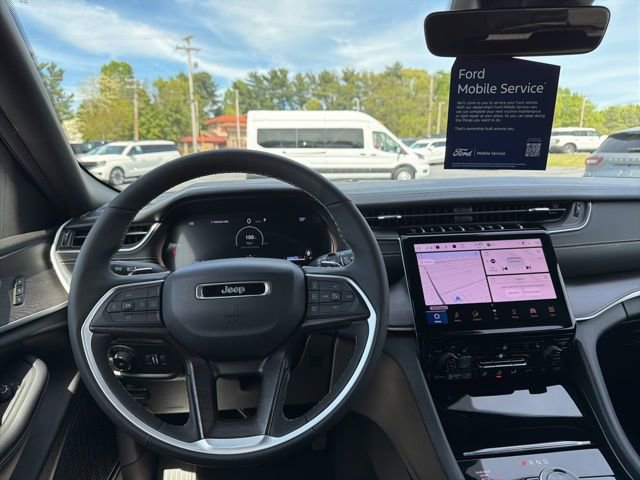 Used 2025 Jeep Grand Cherokee Limited AWD/4WD image 27