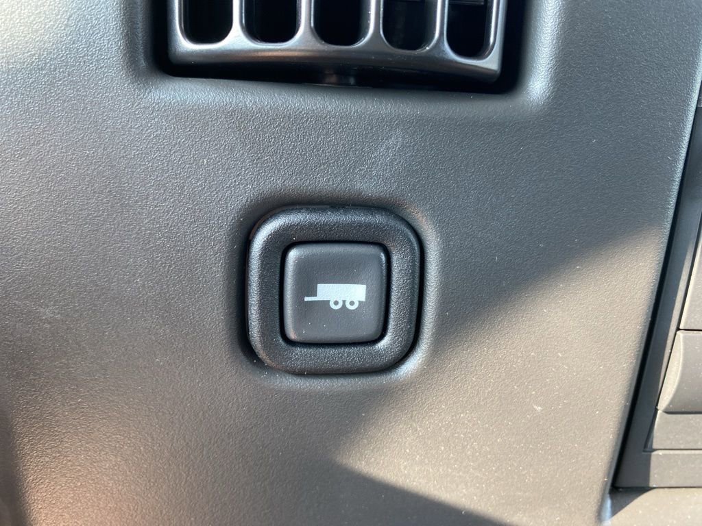 New 2025 Chevrolet Express 3500 w/ Driver Convenience Package RWD image 28