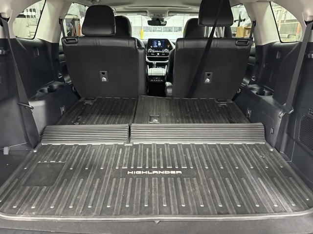 Certified 2024 Toyota Highlander XLE image 41