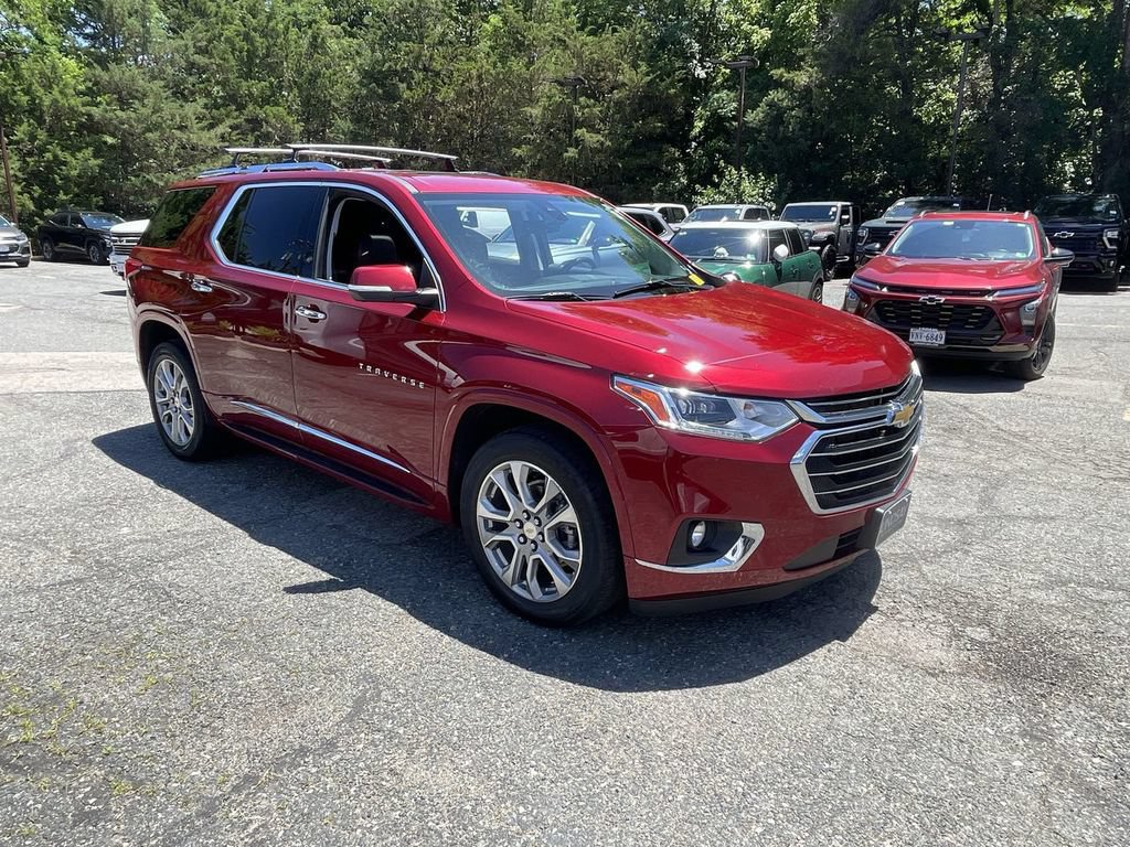 Used 2021 Chevrolet Traverse Premier w/ LPO, 'HIT The Road' Package AWD/4WD image 3
