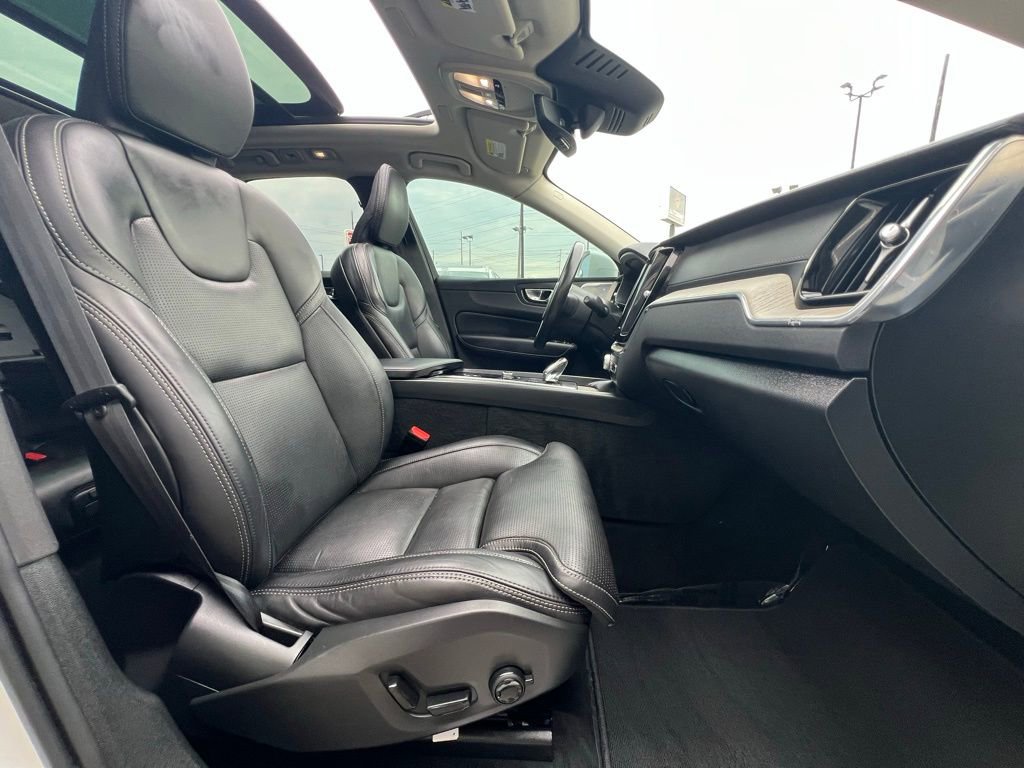 Used 2022 Volvo XC60 T8 Inscription w/ Advanced Package image 27