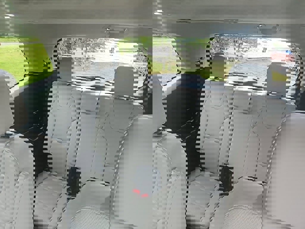 Used 2024 Kia Telluride SX Prestige w/ Towing Package image 20