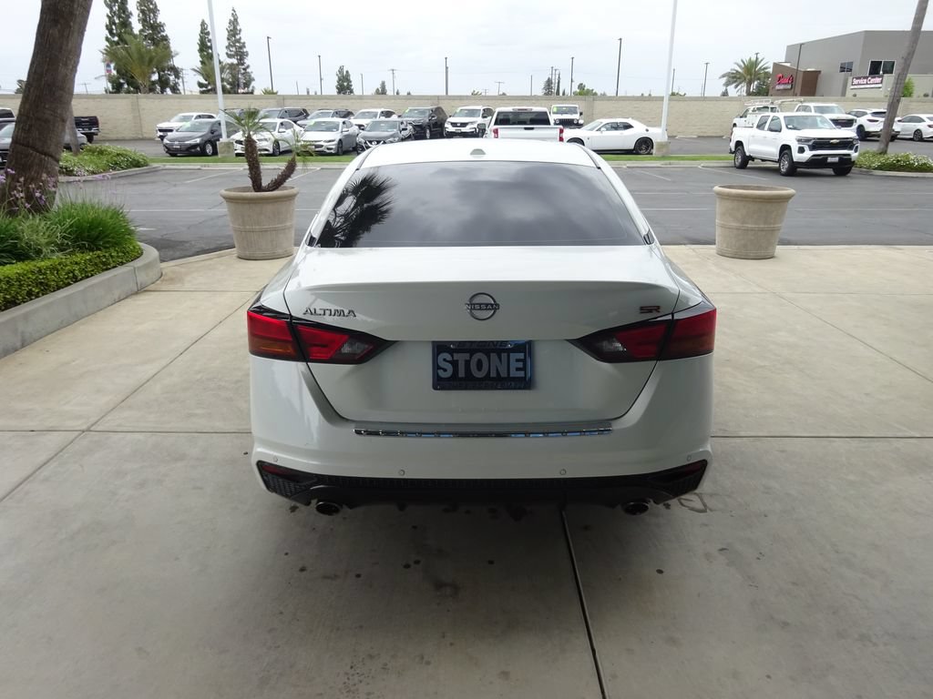 Used 2023 Nissan Altima 2.5 SR FWD image 7