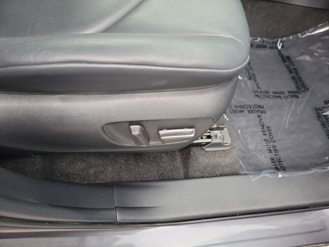 Used 2024 Toyota Highlander XLE FWD image 36