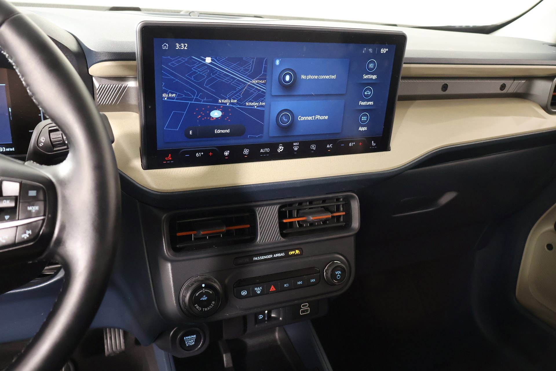 Used 2025 Ford Maverick Lariat w/ 4K Tow Package image 5