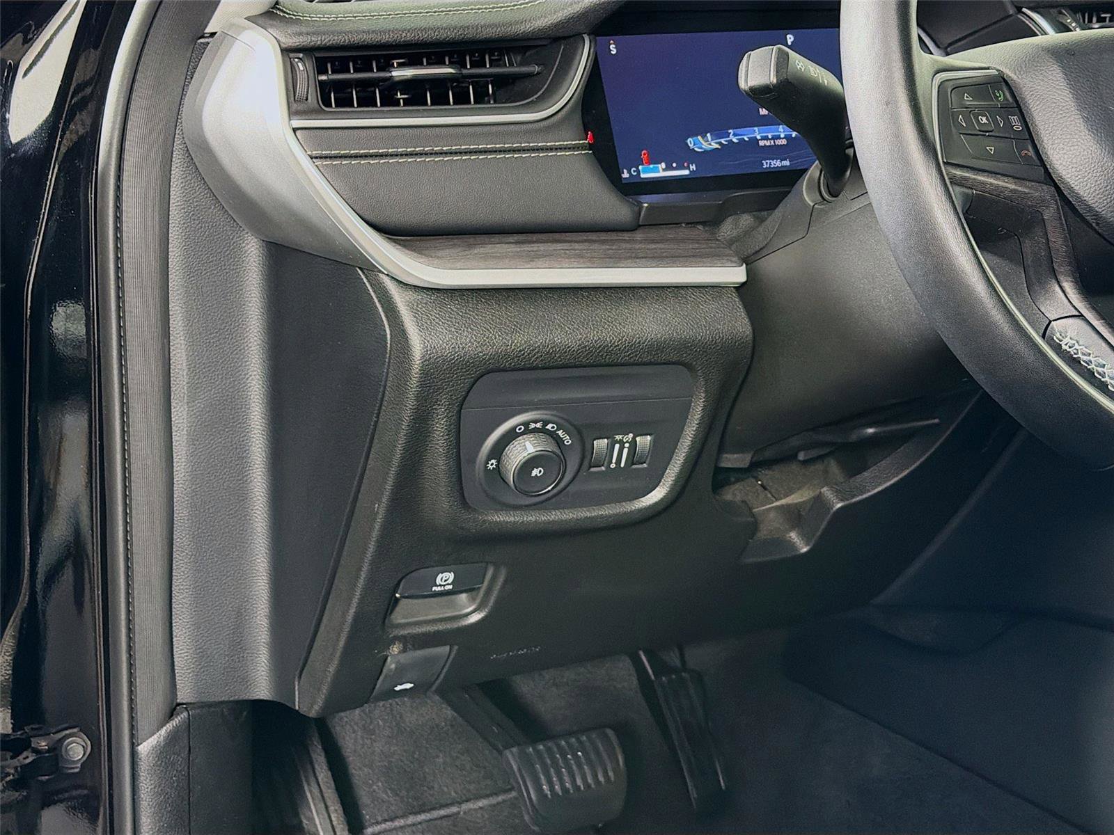 Used 2022 Jeep Grand Cherokee L Limited image 10