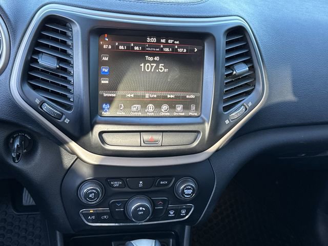 Used 2016 Jeep Cherokee Latitude w/ Cold Weather Group image 13