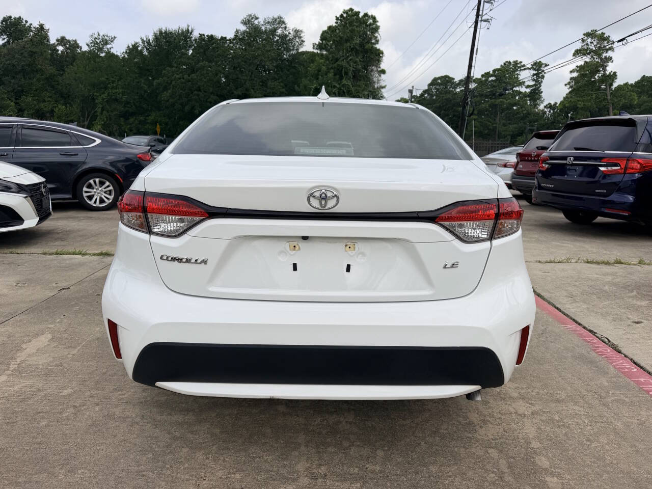 Used 2022 Toyota Corolla LE FWD image 6