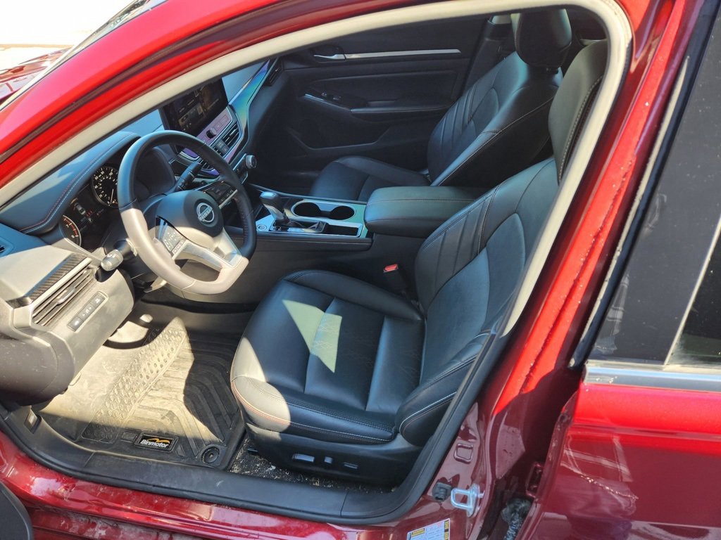 Used 2024 Nissan Altima 2.5 SR w/ SR Premium Package image 15