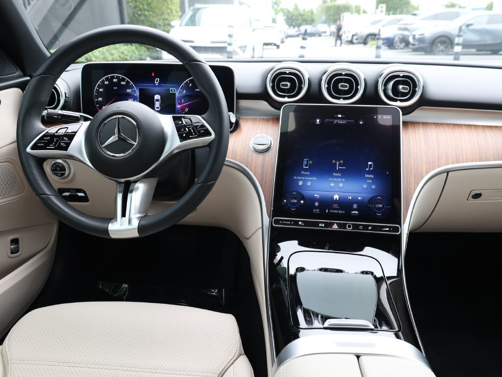 Used 2023 Mercedes-Benz C 300 Sedan image 25