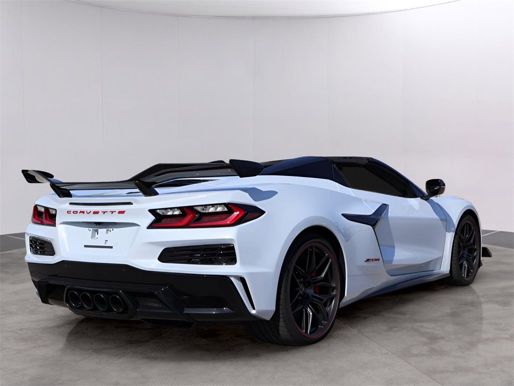 Used 2024 Chevrolet Corvette Z06 w/ Z07 Performance Package image 6