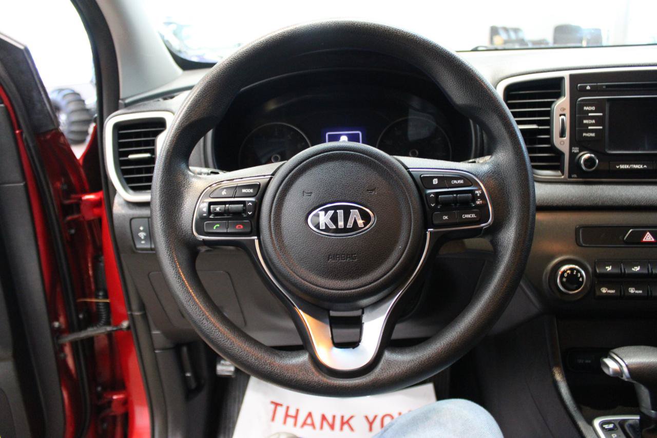Used 2018 Kia Sportage LX AWD/4WD image 15