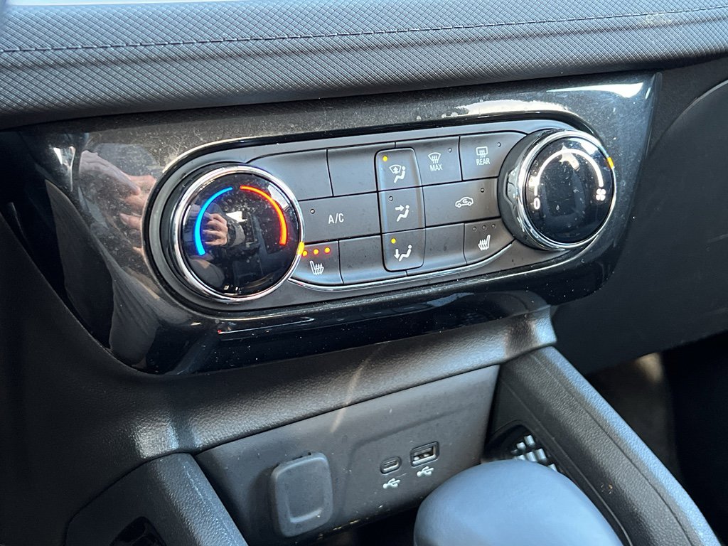 Used 2024 Chevrolet TrailBlazer LT w/ LT Cold Weather Package image 21