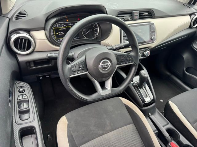 Used 2022 Nissan Versa SV image 18