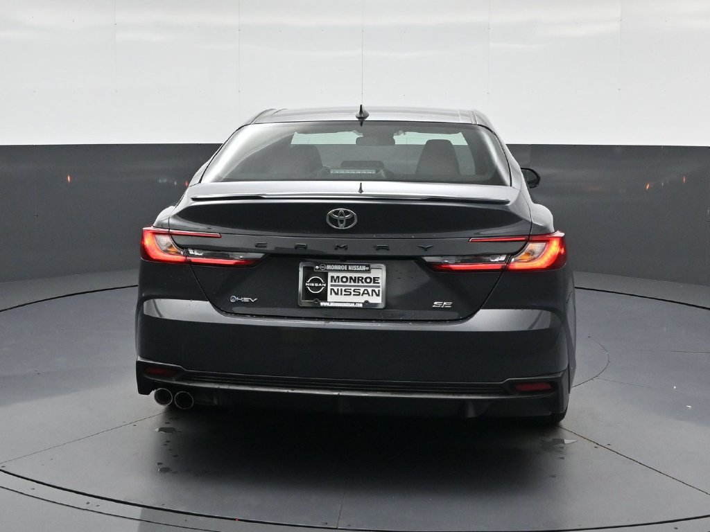 Used 2025 Toyota Camry SE FWD image 8