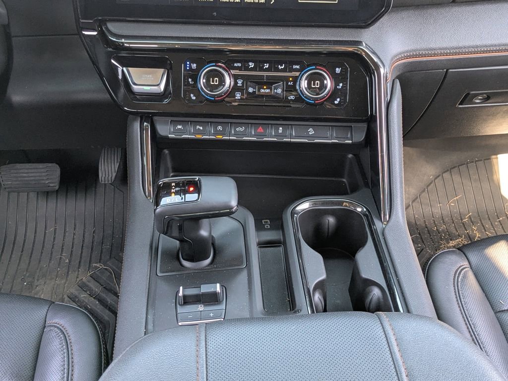 Used 2024 GMC Sierra 1500 AT4 w/ Technology Package AWD/4WD image 19