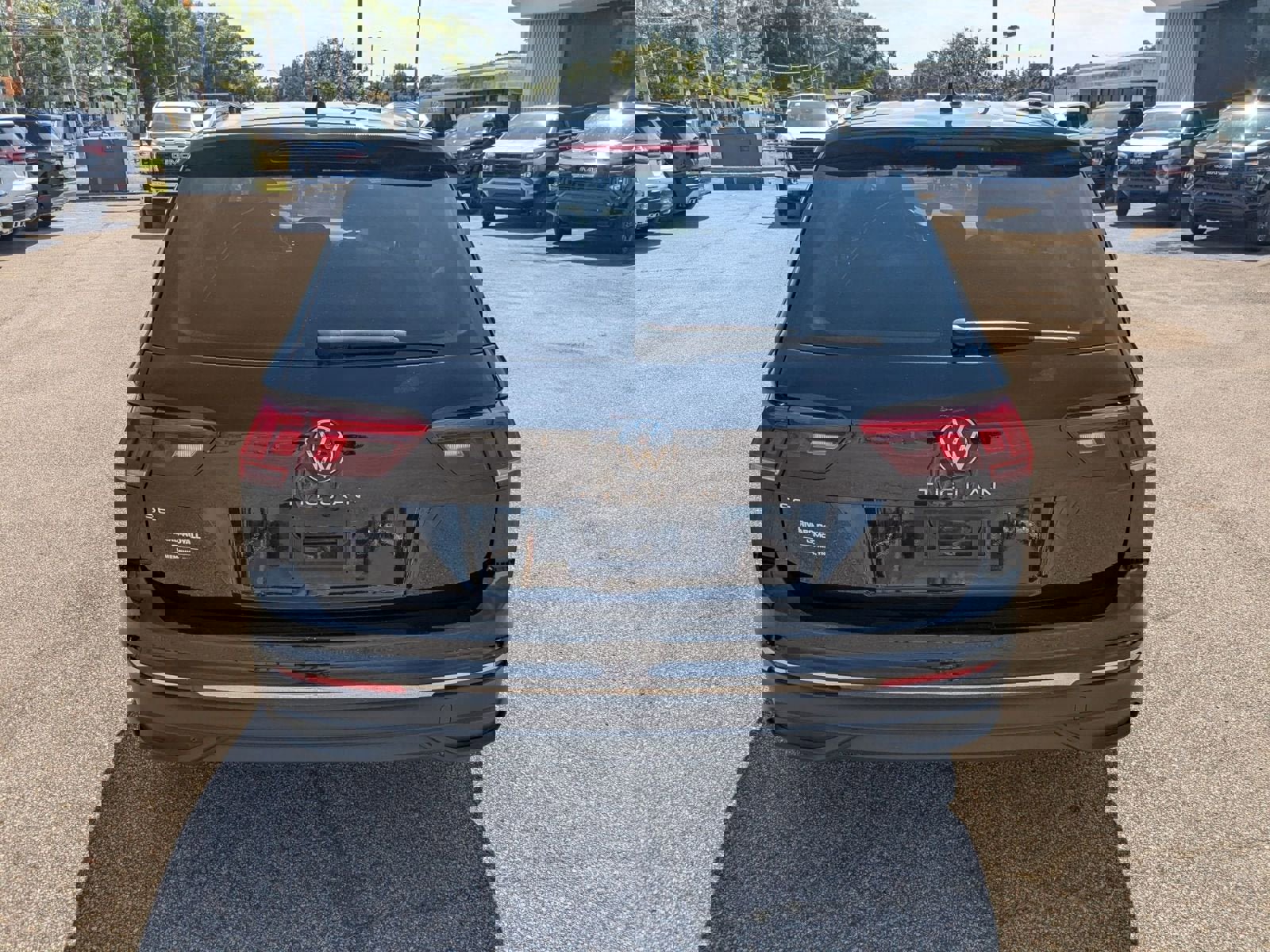 Used 2024 Volkswagen Tiguan SE image 5