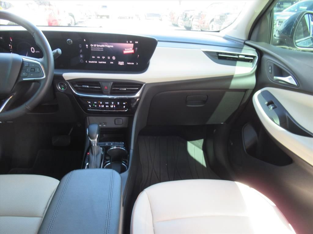 Used 2025 Buick Encore GX Avenir w/ Avenir Technology Package image 12