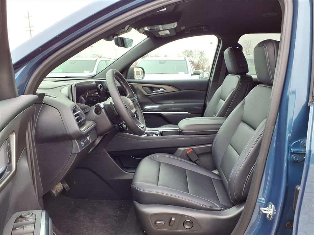 New 2026 Chevrolet Traverse LT w/ Driver Confidence Package image 12