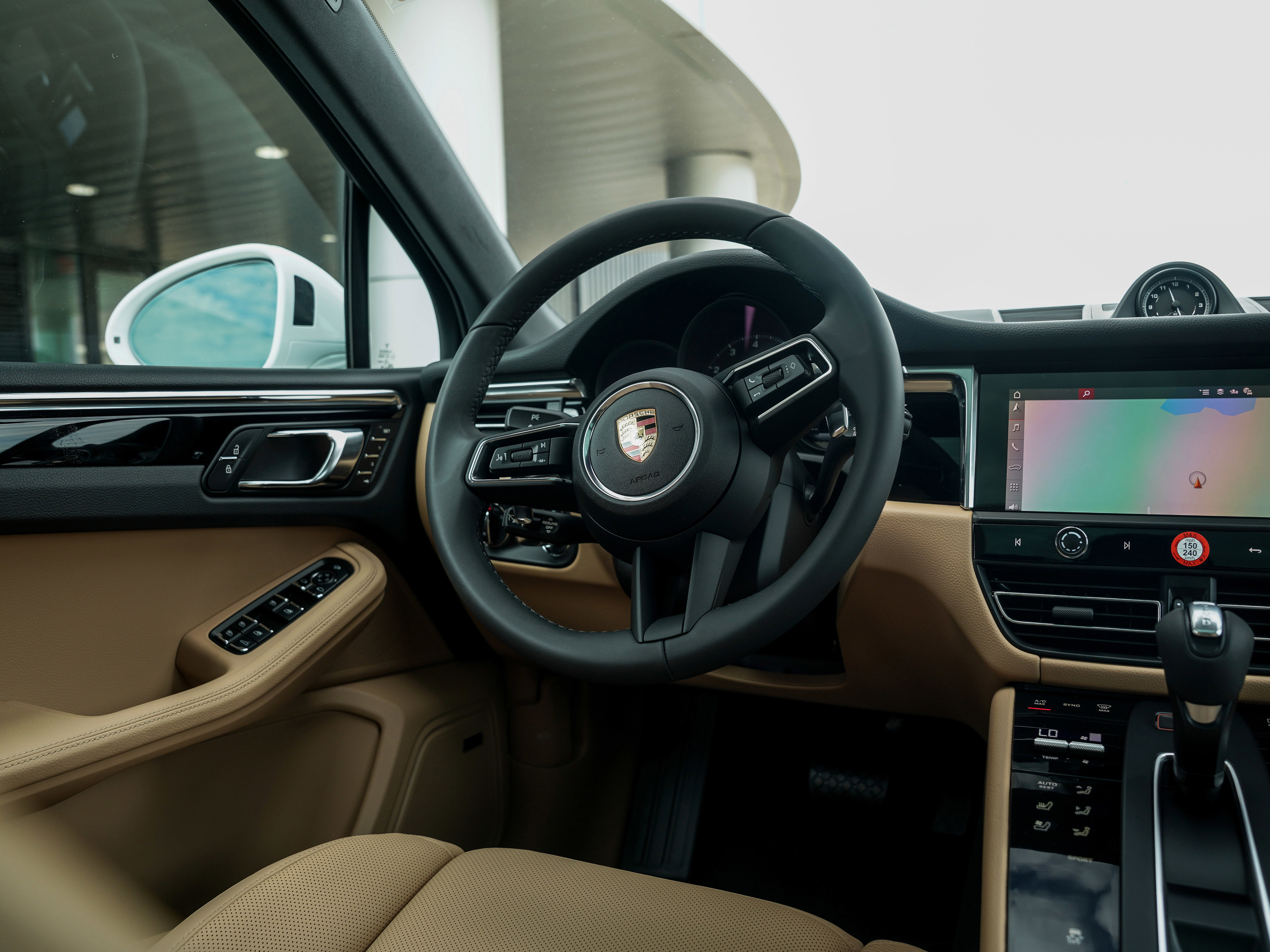 New 2026 Porsche Macan image 25