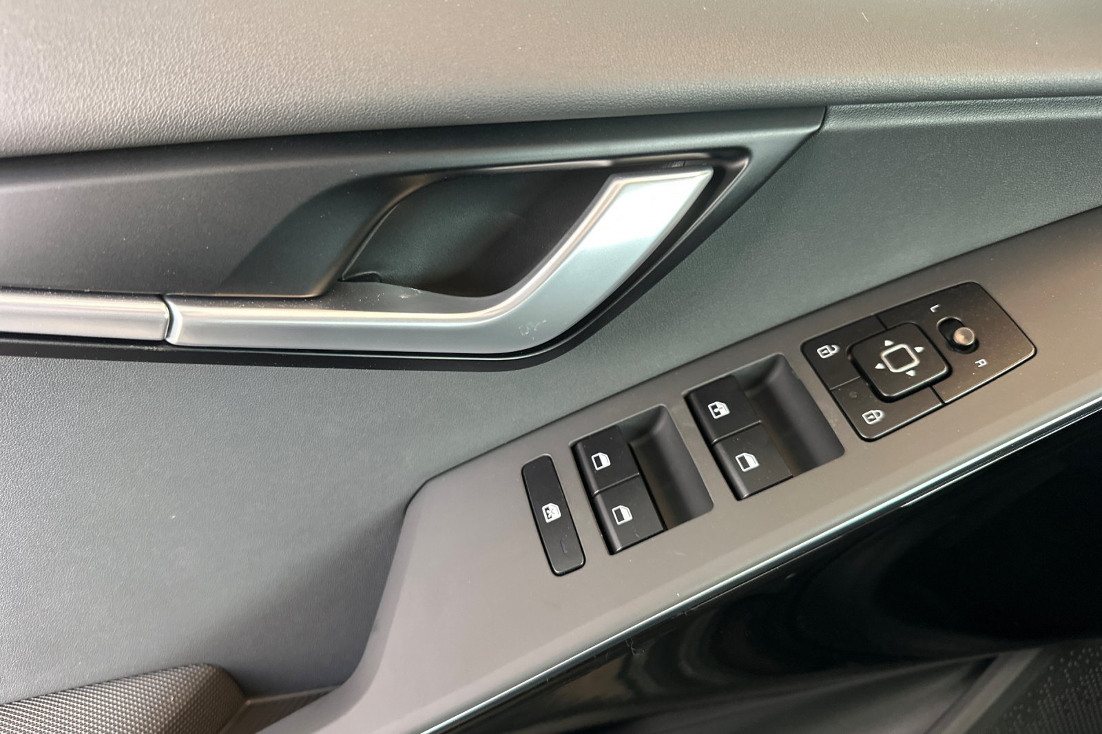New 2026 Kia Niro EX w/ EX Premium Package FWD image 11