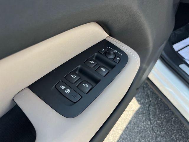 Used 2026 Volvo XC60 B5 Plus w/ Protection Package Premier image 14