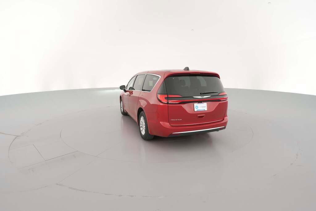 New 2026 Chrysler Pacifica Select image 9
