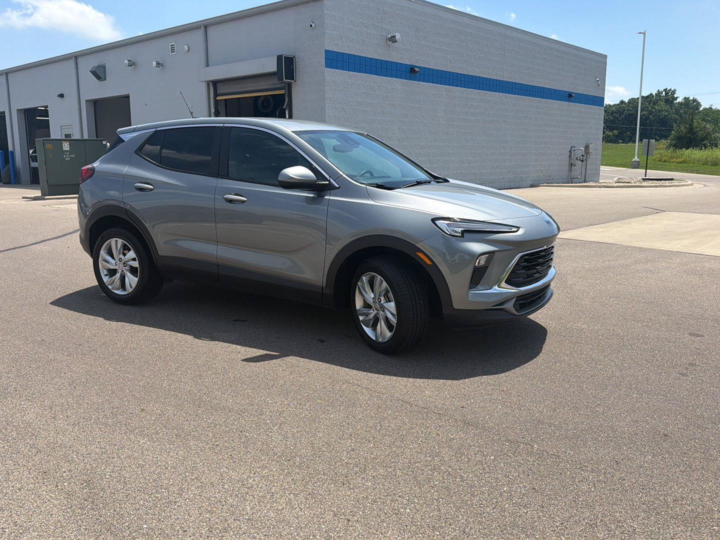 Used 2024 Buick Encore GX Preferred AWD/4WD image 7