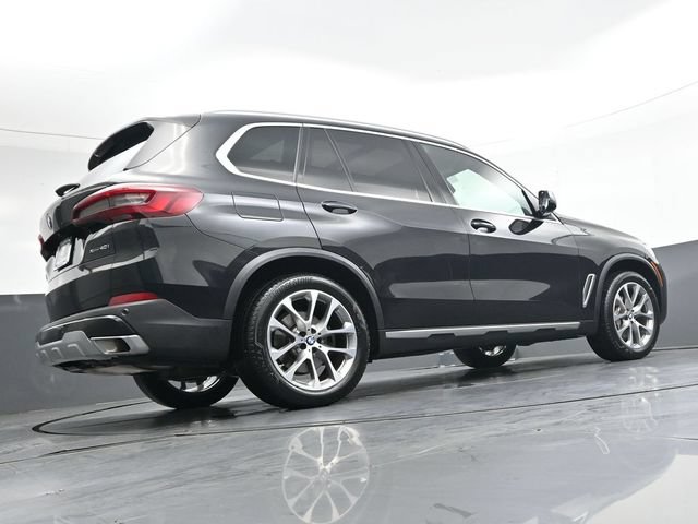 Used 2023 BMW X5 xDrive40i AWD/4WD image 37