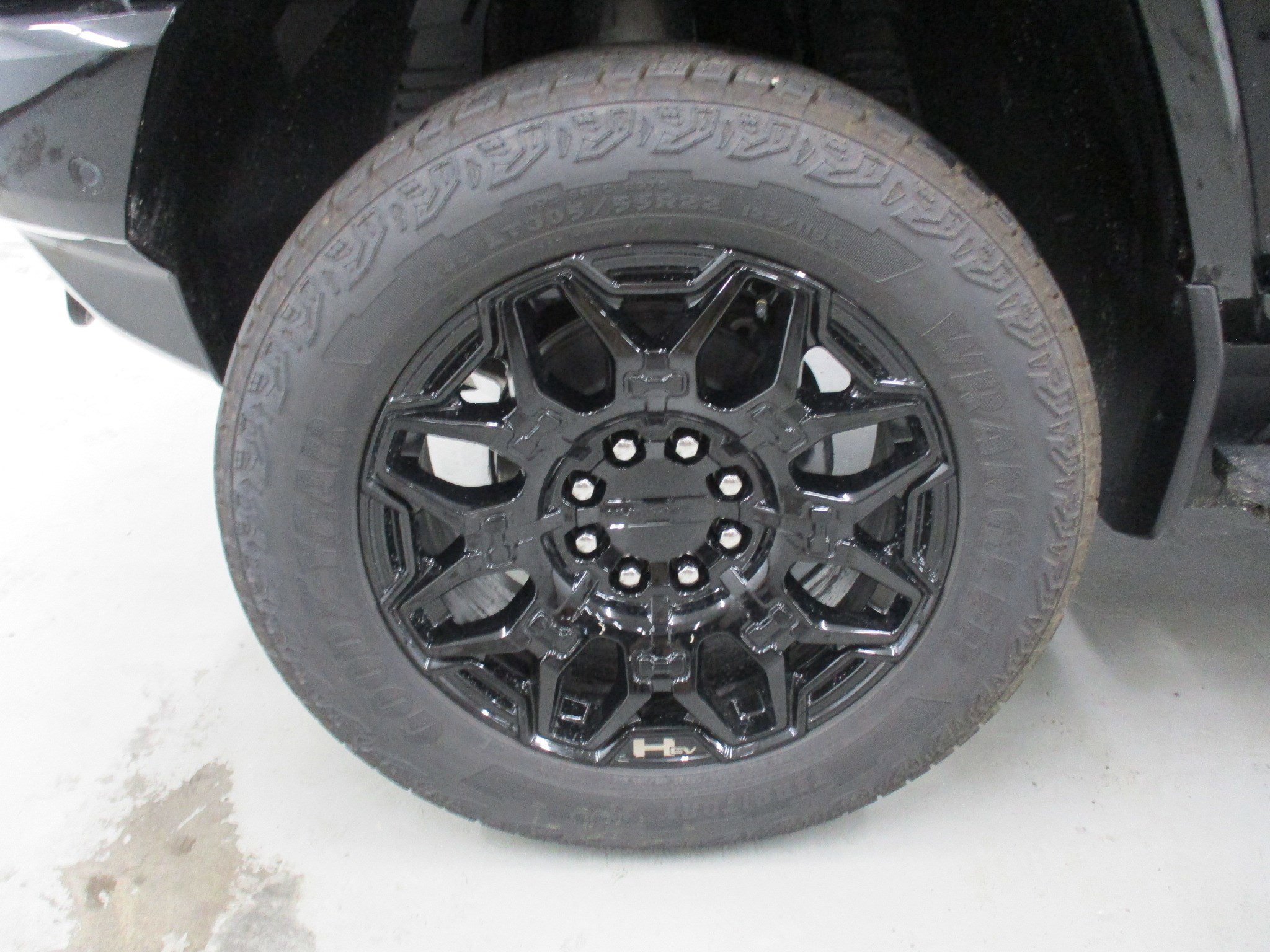 New 2026 GMC Hummer EV 2X w/ LPO, Dark Essentials Package image 12