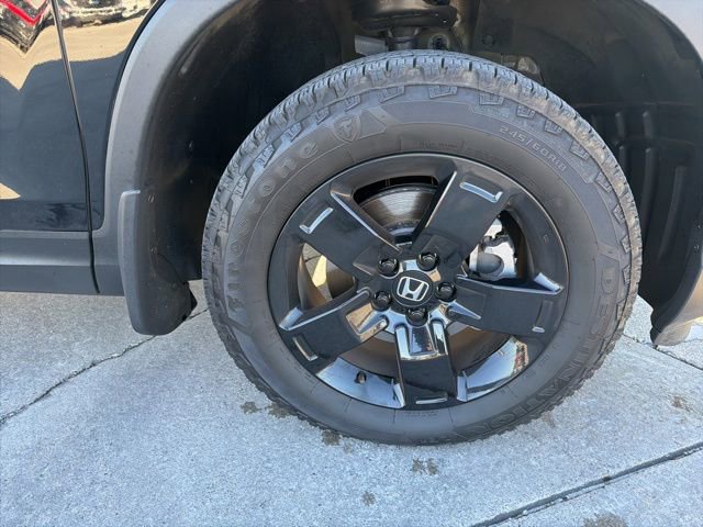 Used 2025 Honda Ridgeline Black Edition image 12