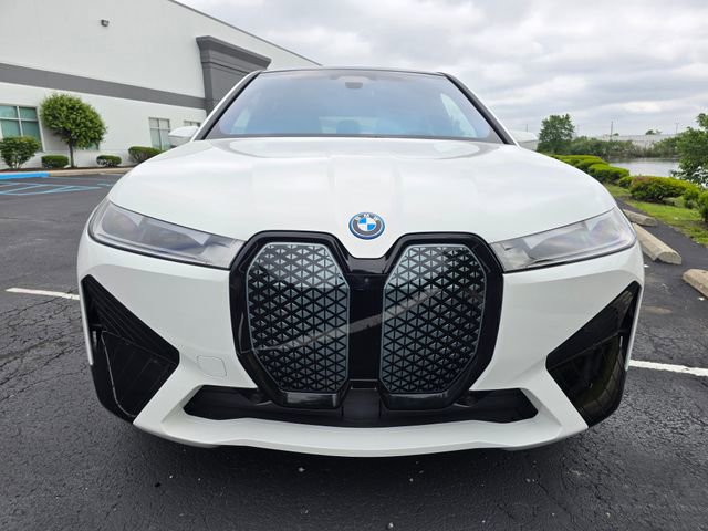 Used 2024 BMW iX xDrive50 w/ Sport Package AWD/4WD image 16