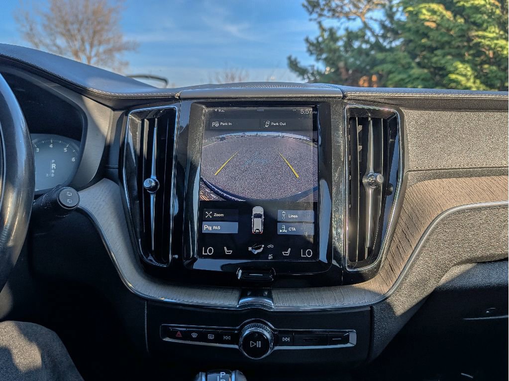Used 2018 Volvo XC60 T5 Inscription w/ Convenience Package image 22