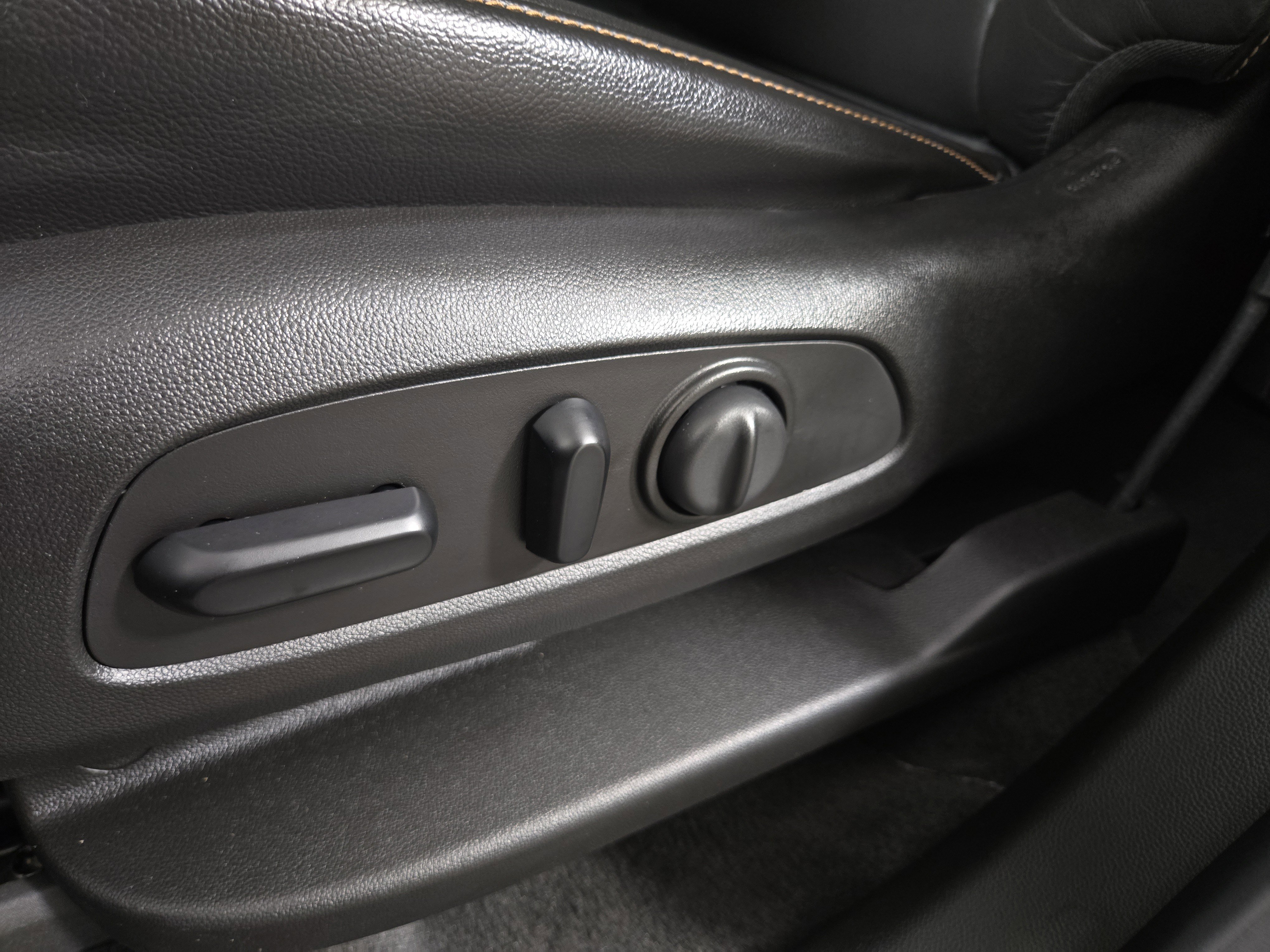 Used 2019 Chevrolet Traverse LT w/ LPO, Floor Liner Package image 33