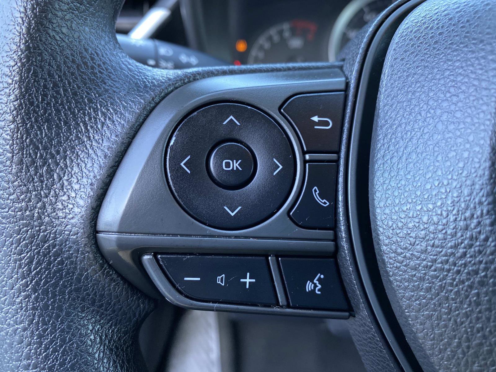 Used 2021 Toyota Corolla LE FWD image 11