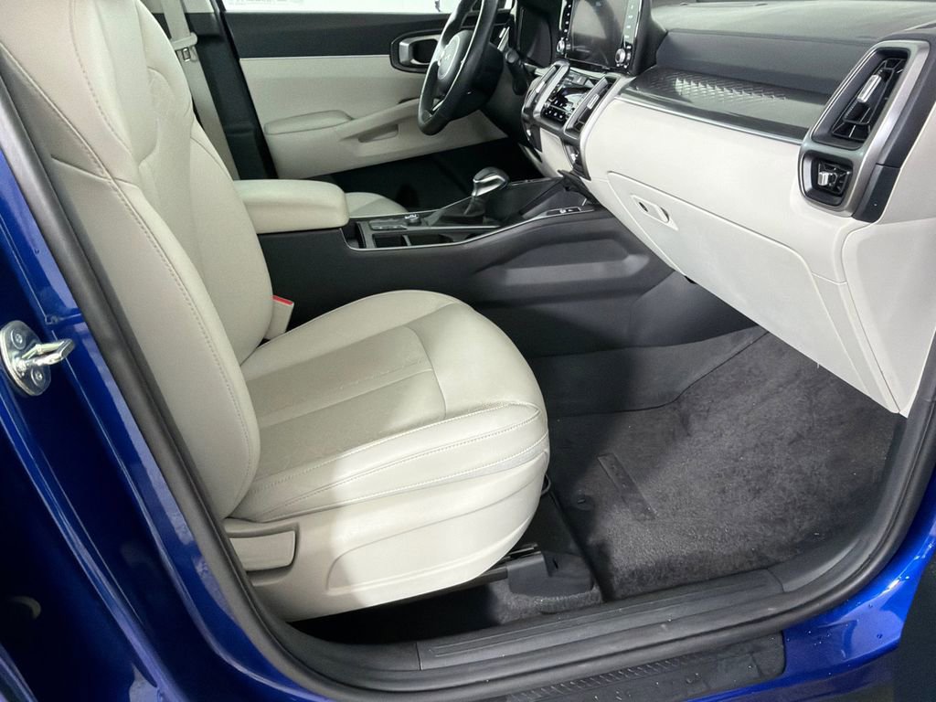 Used 2023 Kia Sorento S w/ Panoramic Sunroof Package FWD image 15