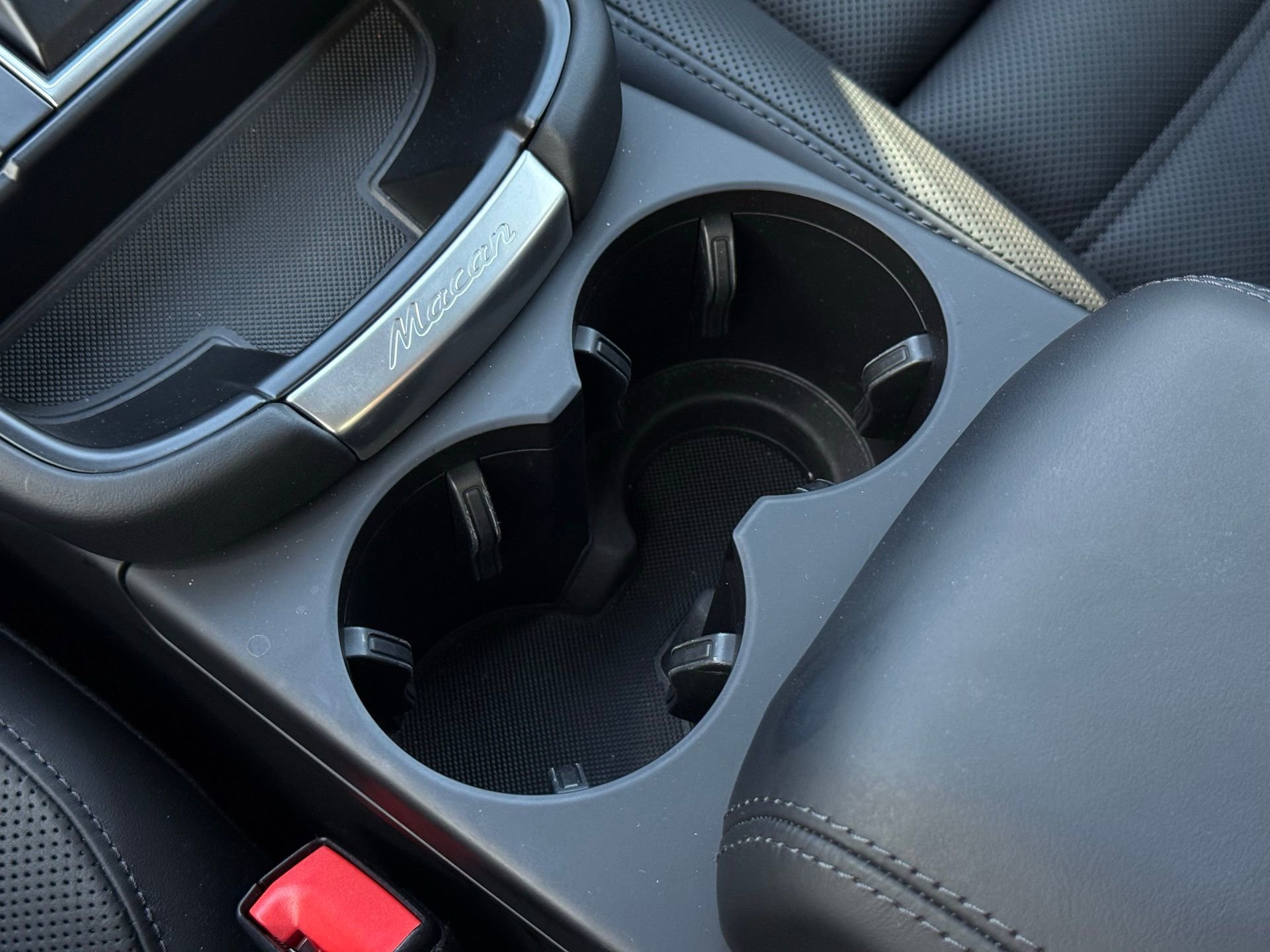 Certified 2025 Porsche Macan GTS image 23