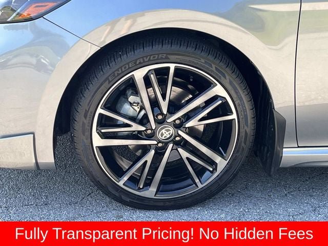 Used 2025 Toyota Camry XSE FWD image 11